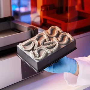 Aligner-Modelle, gedruckt mit dem Formlabs Form 4B